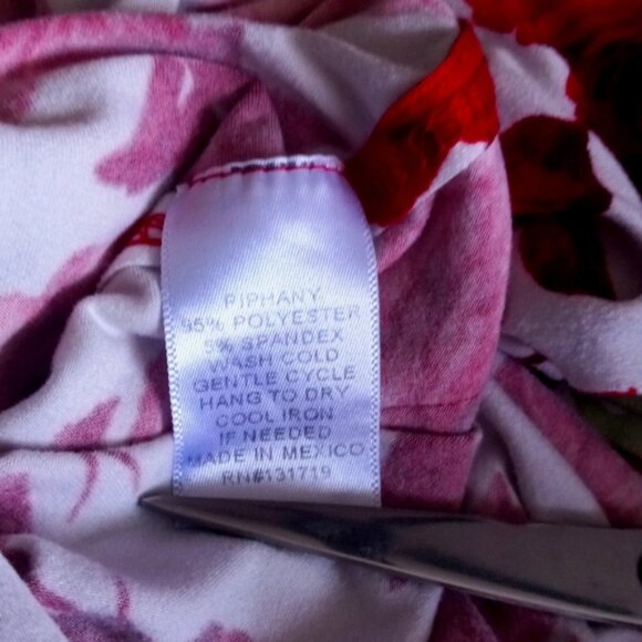 Piphany  Sz Med Rose Blouse, Low Curved Neck, Short Sleeves - Picture 7 of 7